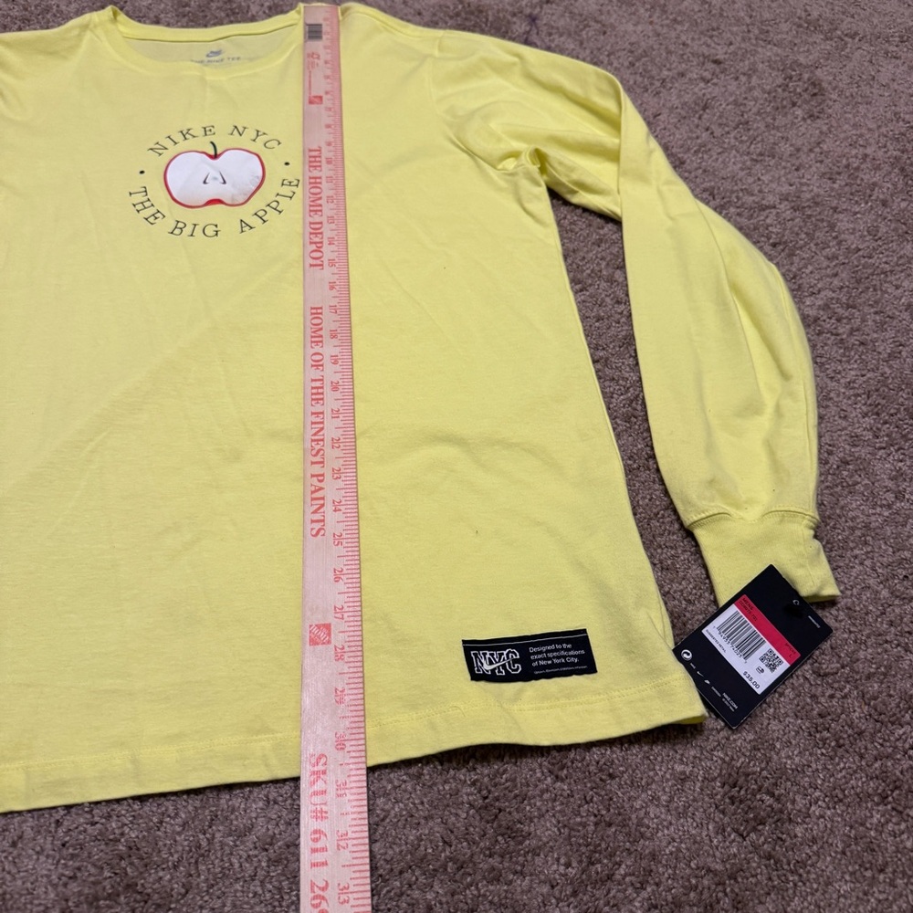 Nike NYC Big Apple Shirt Mens Large Yellow Pullover Long Sleeve Logo Casual - Picture 7 of 10